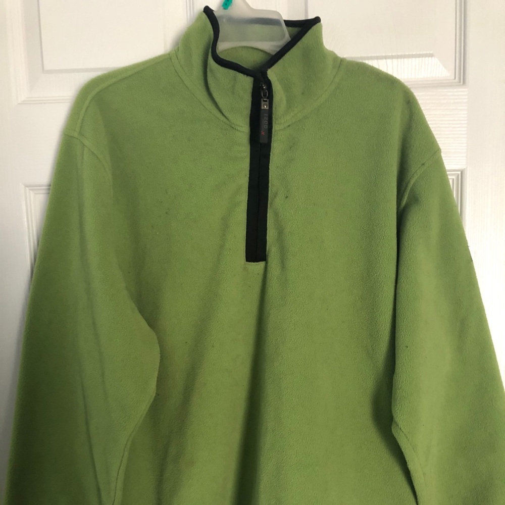 Men's Izod pullover non smoking pet friendly home.